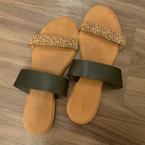 Women’s sandals